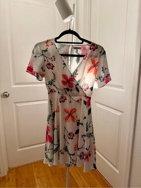 EXPRESS Dress - White Floral - Size 0